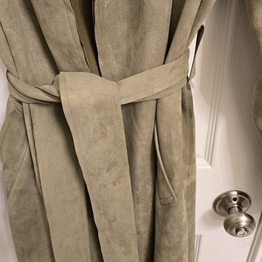 Elegant light olive green Women's Coat - Picture 5 of 7